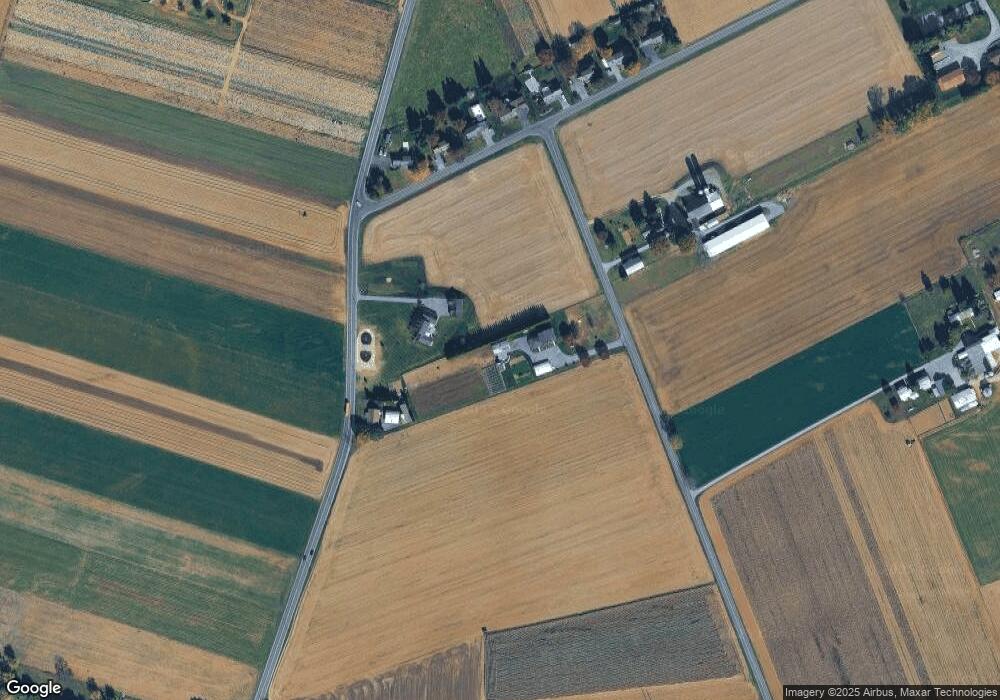 380 N Hoover Ave, New Holland, PA 17557 - photo 1