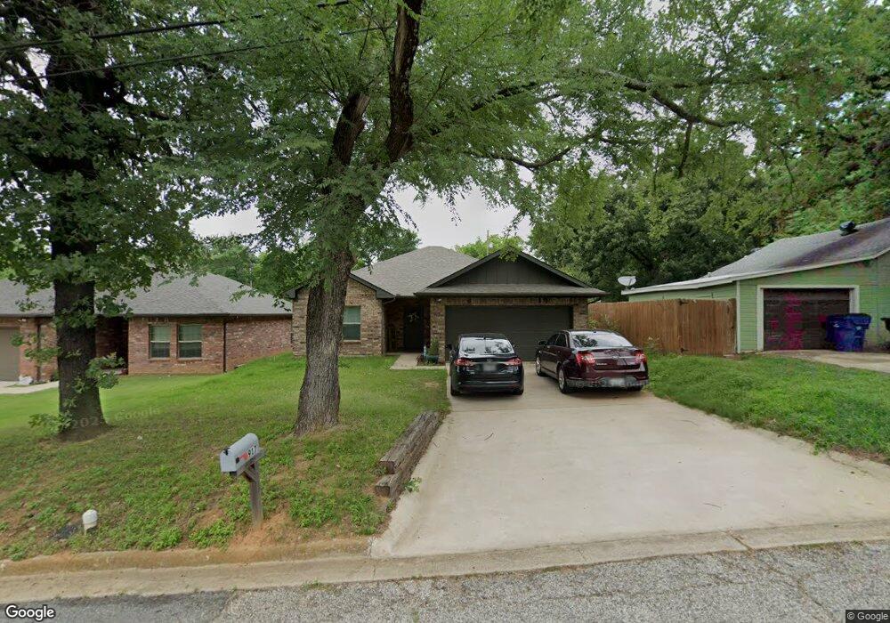 917 Chase St, Denison, TX 75020 - photo 1