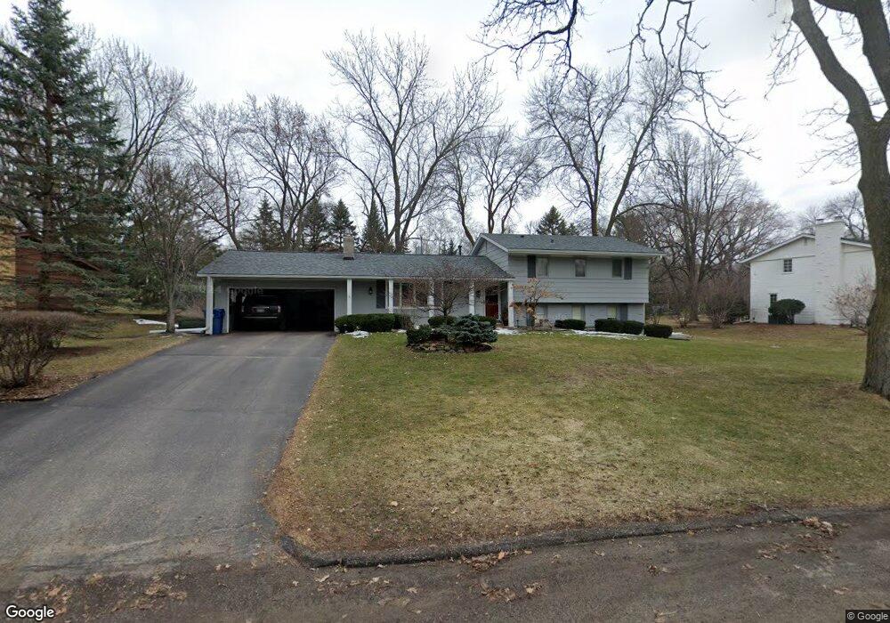 4135 Kings Dr, Minnetonka, MN 55345 - photo 1