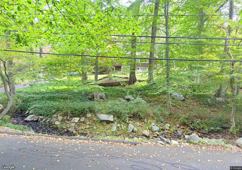 70 Arrow Head Dr, Stamford, CT 06903 - photo 1