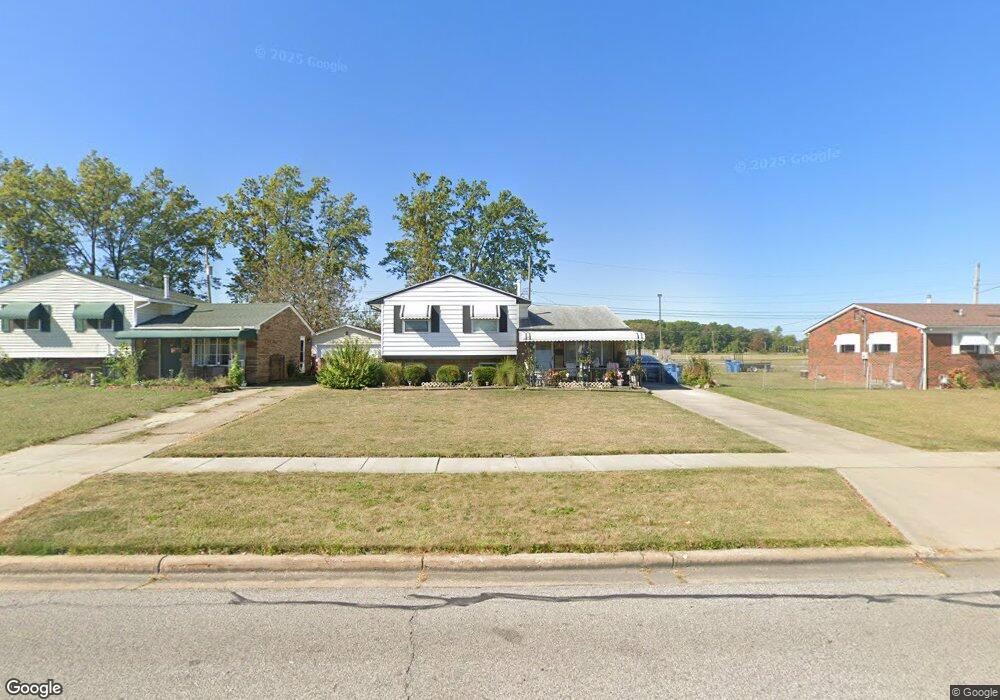 4412 Palm Ave, Lorain, OH 44055 - photo 1