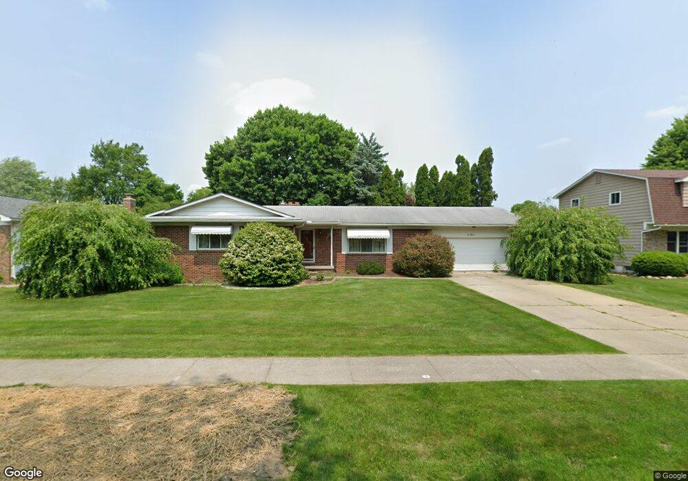 1013 Drury Ln, Flushing, MI 48433 - photo 1