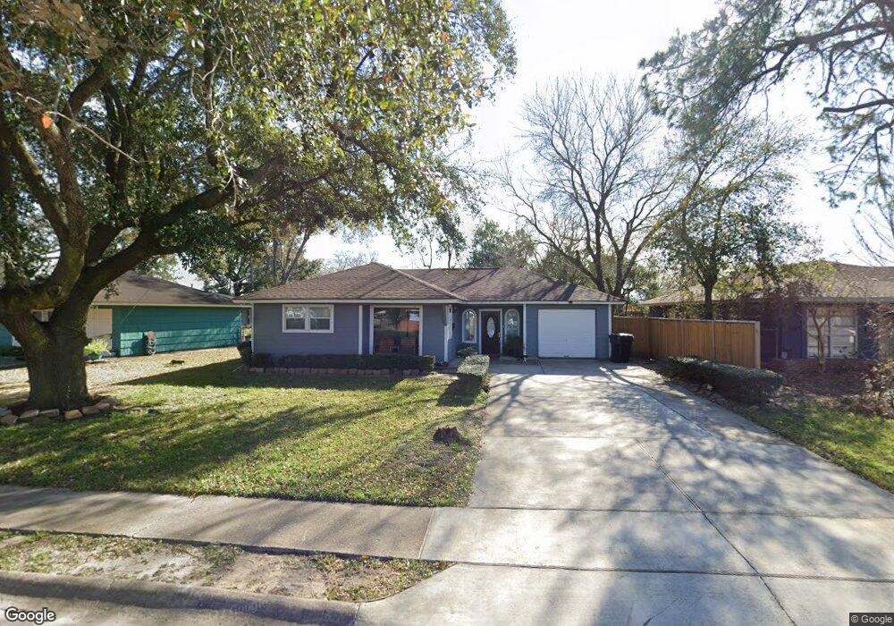 10202 Olentangy St, Houston, TX 77075 - photo 1