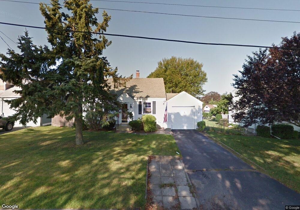 10 Yarnell Ave, Middletown, RI 02842 - photo 1