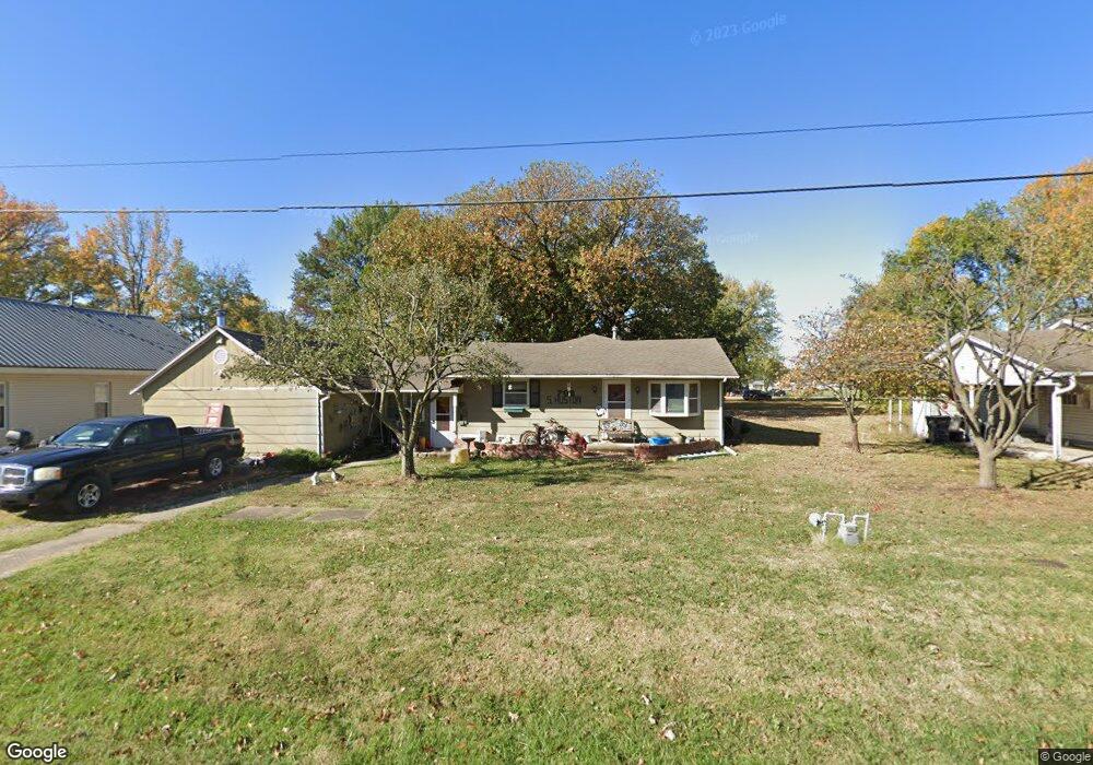 708 S Huston St, Altamont, KS 67330 - photo 1