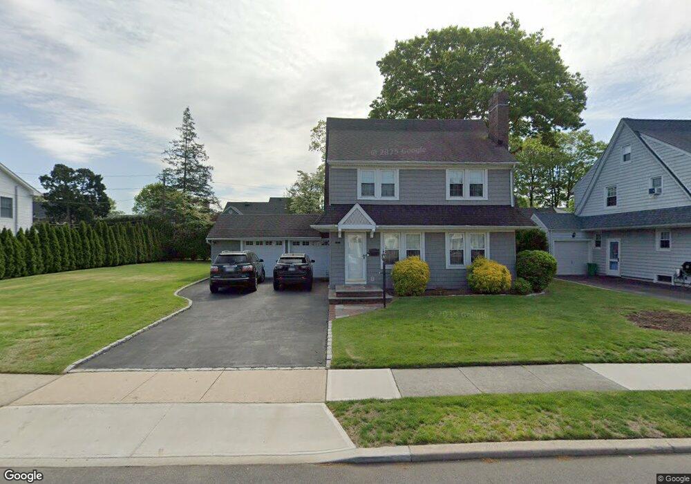 21 Roosevelt St, Garden City, NY 11530 - photo 1