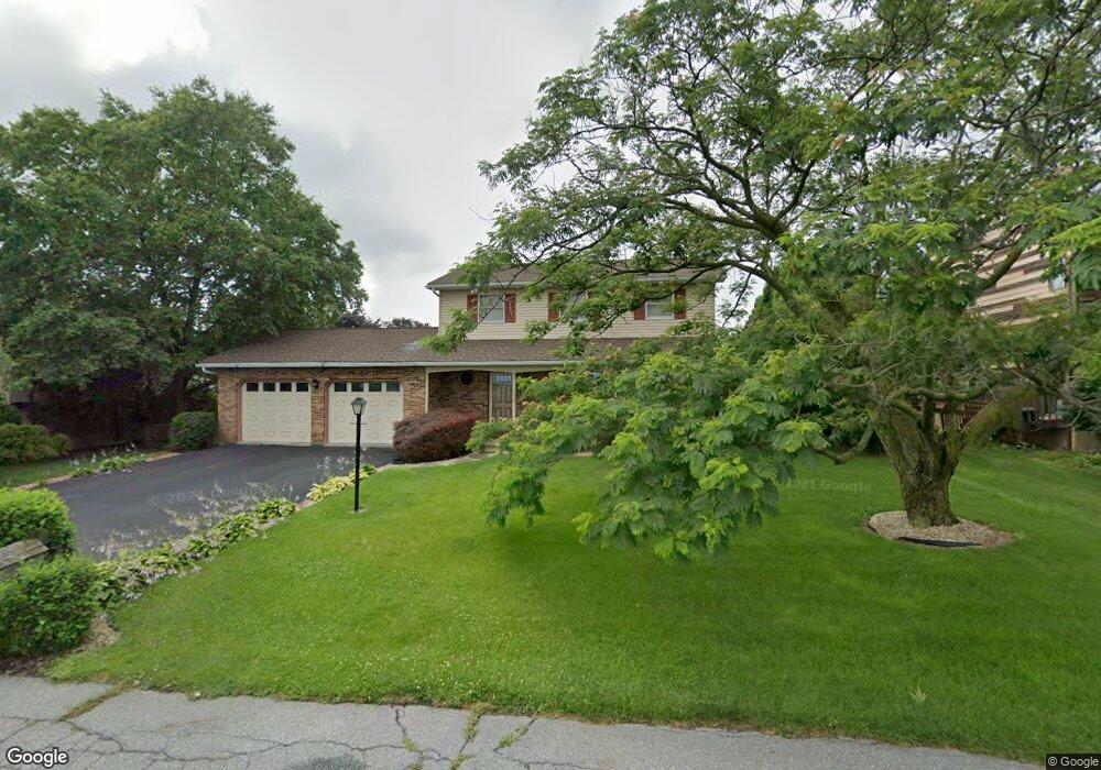 5431 Summit St, Whitehall, PA 18052 - photo 1