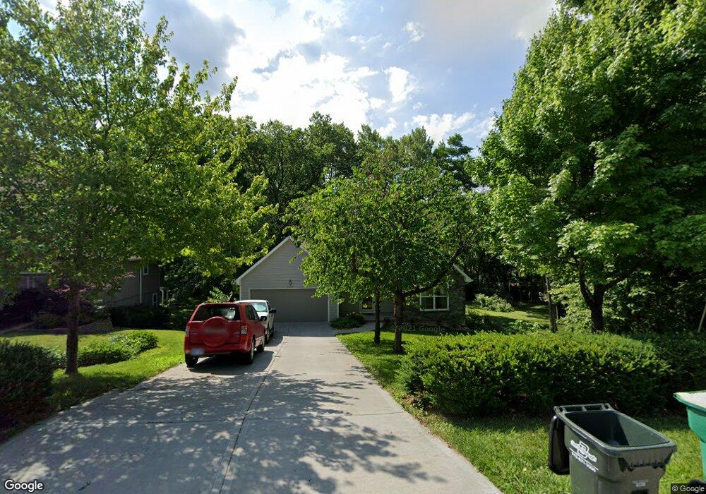 13713 Midland Dr, Shawnee, KS 66216 - photo 1