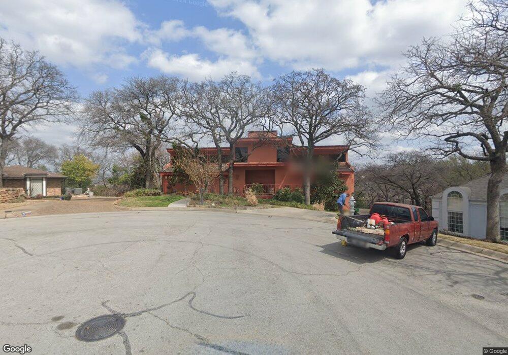 1433 Crownhill Dr, Arlington, TX 76012 - photo 1