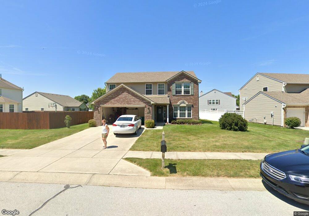 5738 Arlington Dr, Plainfield, IN 46168 - photo 1