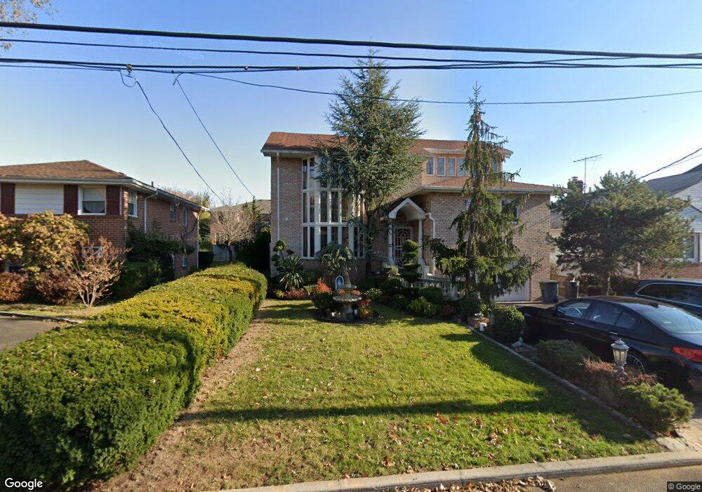 221 148th St, Whitestone, NY 11357 - photo 1