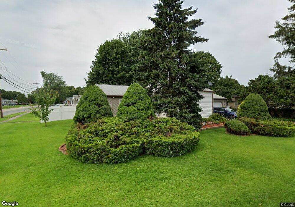 129 Carnation Dr, Warwick, RI 02886 - photo 1