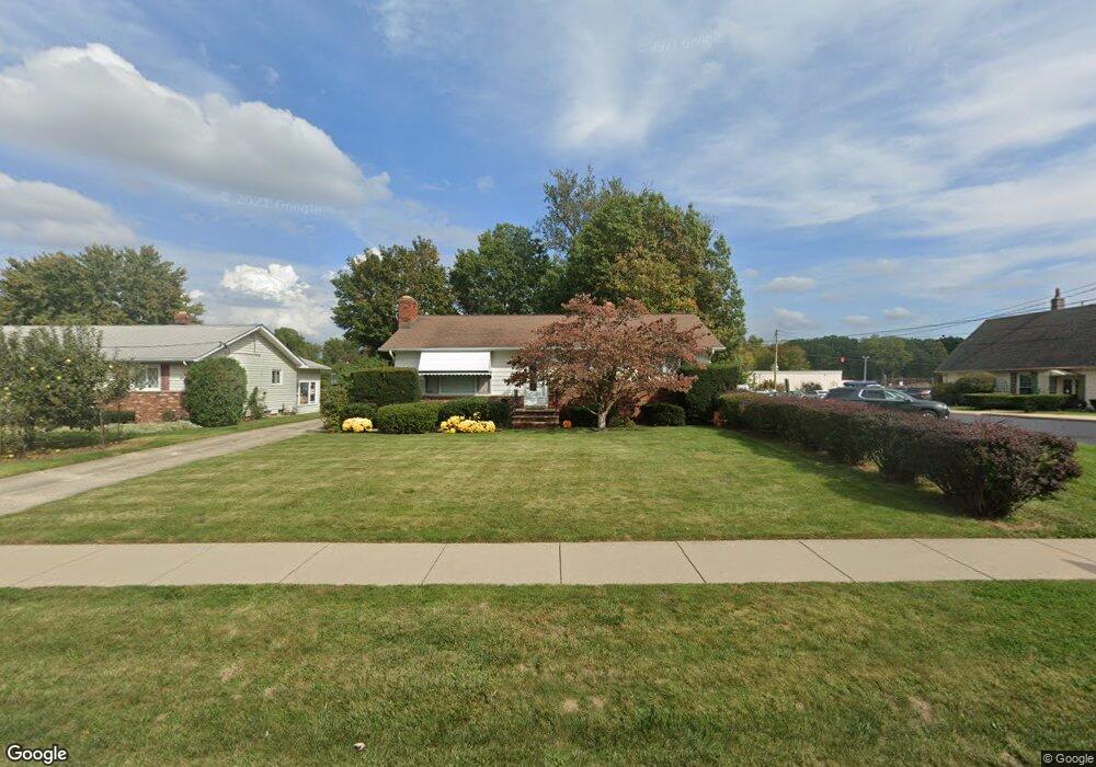 2201 Rockefeller Rd, Wickliffe, OH 44092 - photo 1