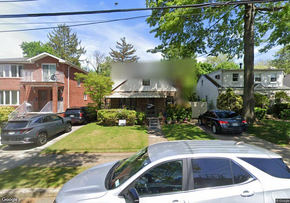 5711 253rd St, Little Neck, NY 11362 - photo 1