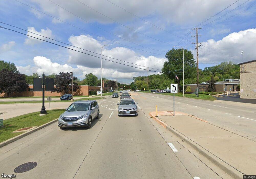 813 W Algonquin Rd, Lake In the Hills, IL 60156 - photo 1