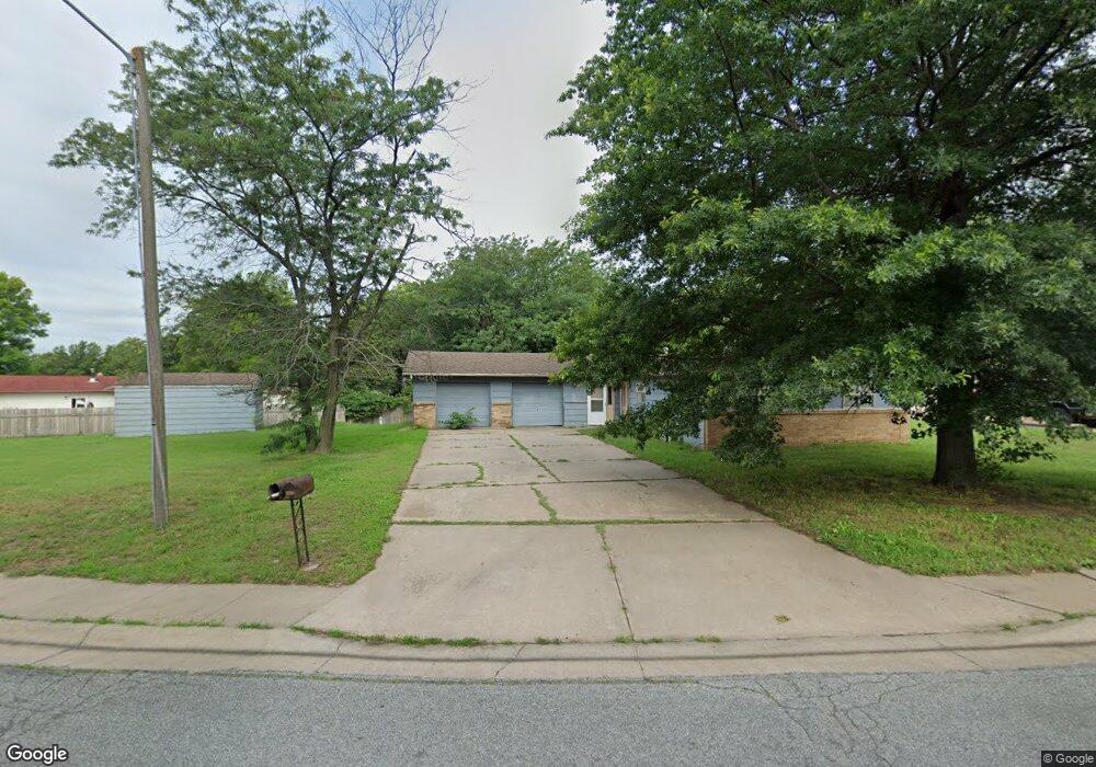 1427 Shelly Dr, Mulvane, KS 67110 - photo 1