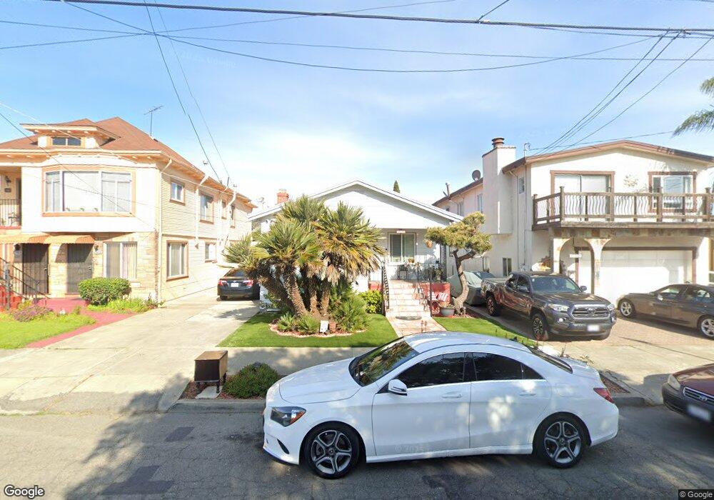 2749 Wallace St, Berkeley, CA 94702 - photo 1