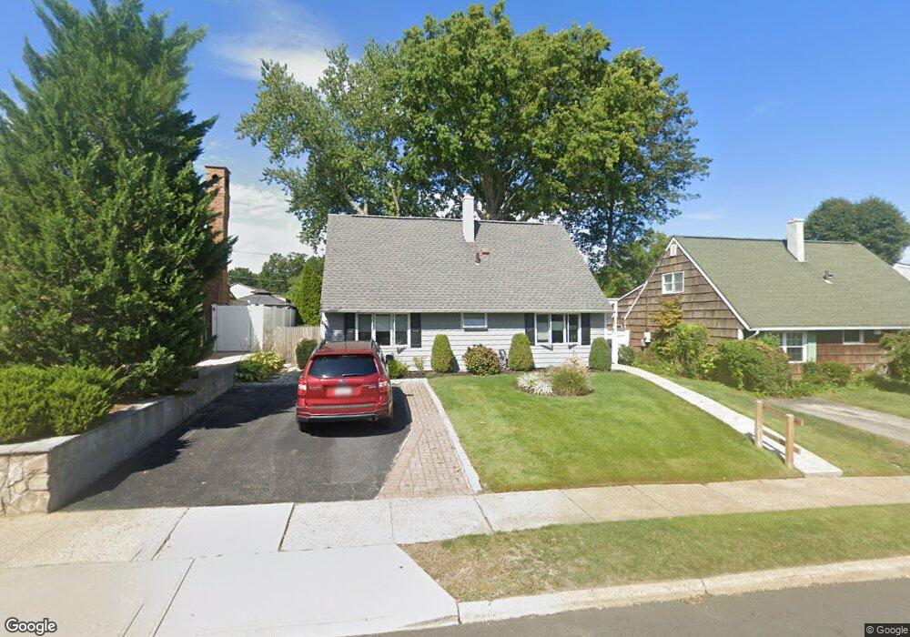 13 Southridge Dr, Glen Cove, NY 11542 - photo 1