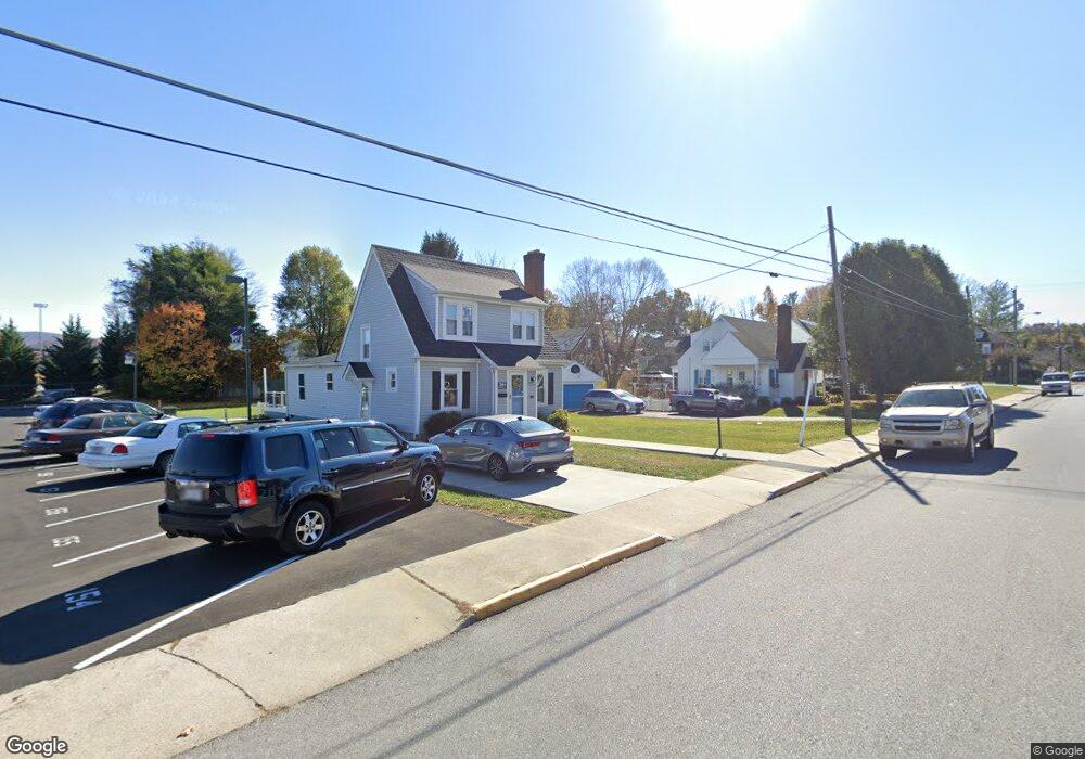 346 S Poplar Ave, Waynesboro, VA 22980 - photo 1