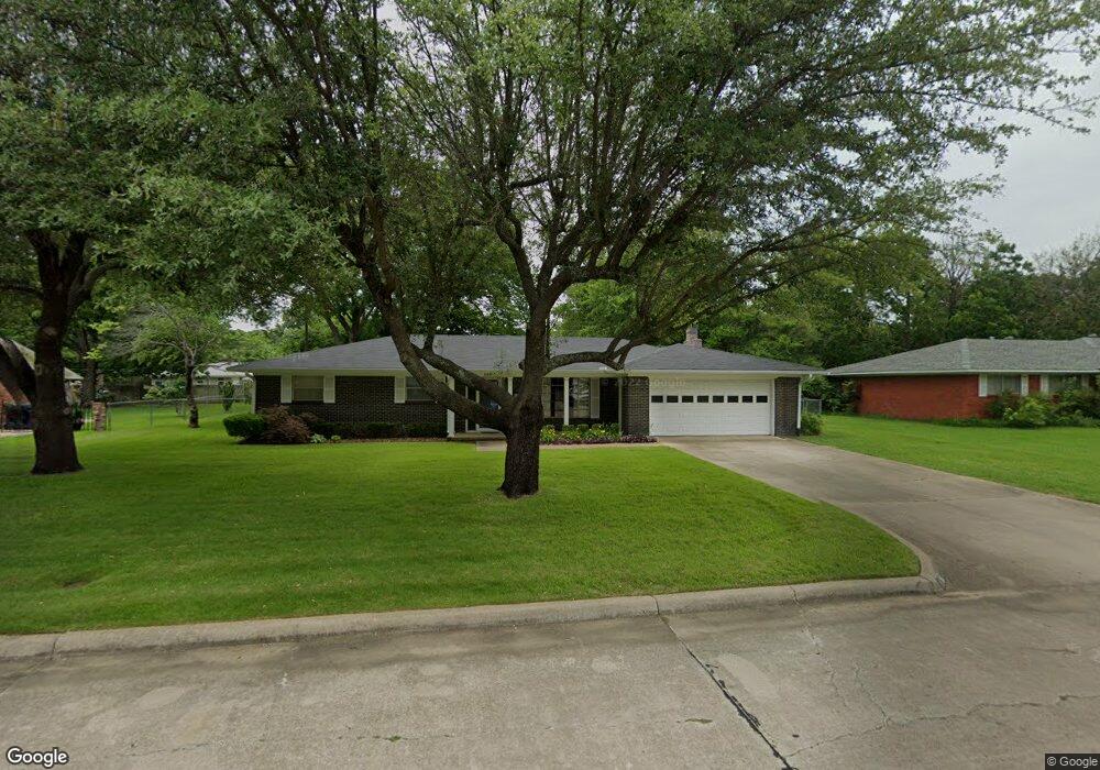 805 Pershing Dr E, Ardmore, OK 73401 - photo 1