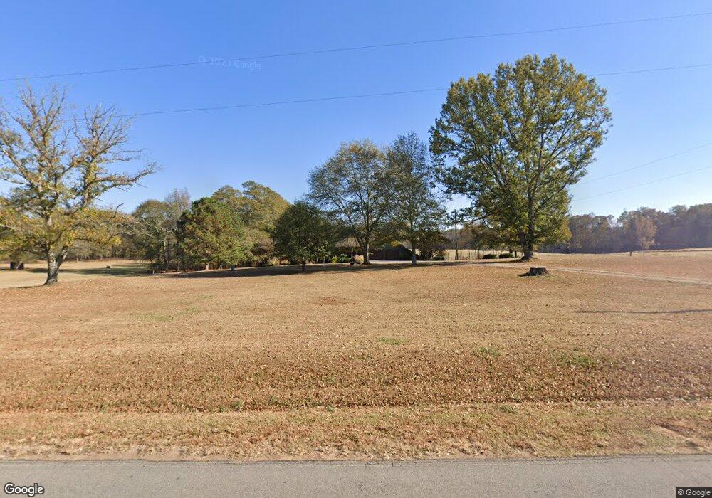 560 Covered Bridge Rd, Hoschton, GA 30548 - photo 1