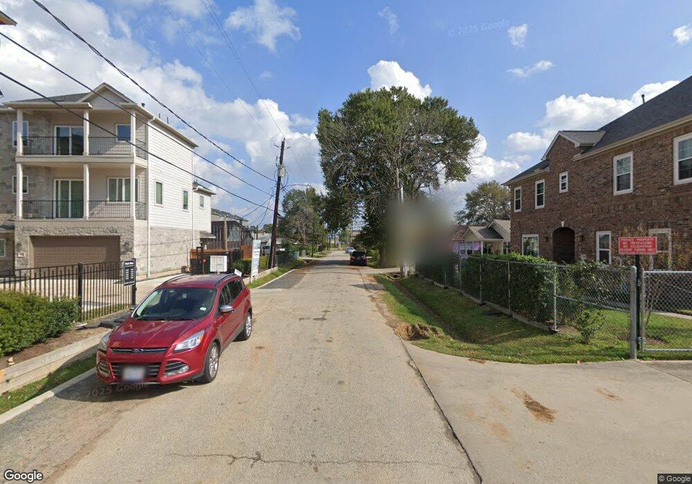 1444 W 34th 1/2 St, Houston, TX 77018 - photo 1