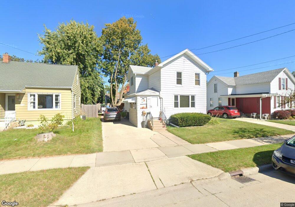 428 W 8th Ave, Oshkosh, WI 54902 - photo 1