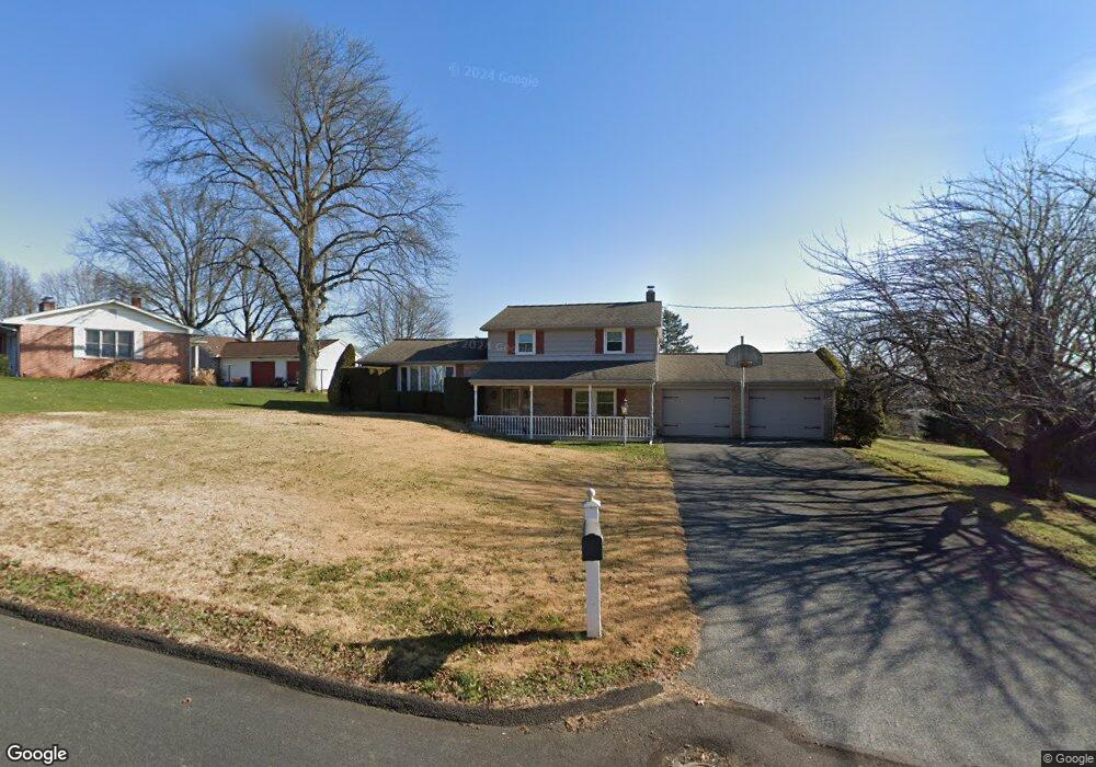 557 N Angle St, Mount Joy, PA 17552 - photo 1