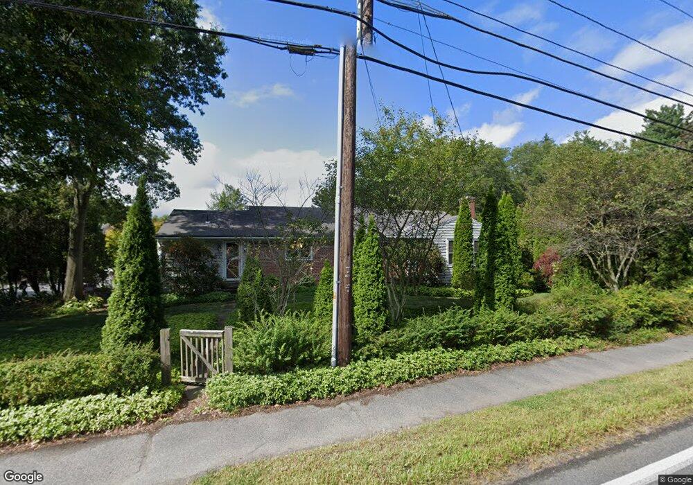 956 N Pleasant St, Amherst, MA 01002 - photo 1