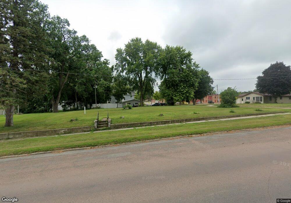 306 W Robins Ave, Graettinger, IA 51342 - photo 1