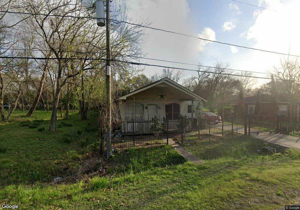 949 Wall St, Houston, TX 77088 - photo 1