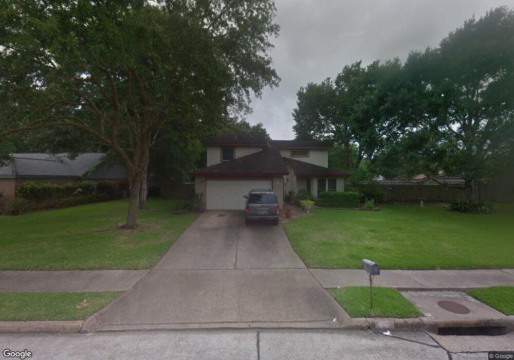 1205 Yorkshire Dr, Friendswood, TX 77546 - photo 1