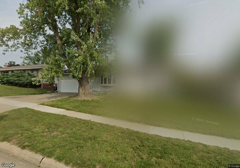 1739 29th St NW, Cedar Rapids, IA 52405 - photo 1