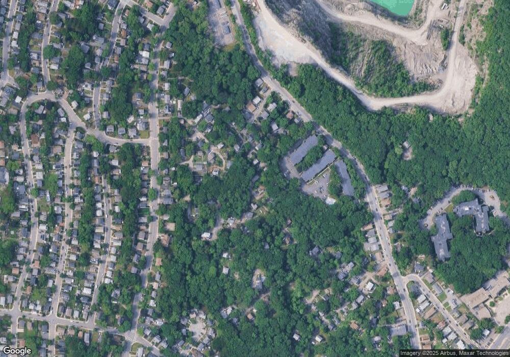 18 Chestnut Rd, West Roxbury, MA 02132 - photo 1