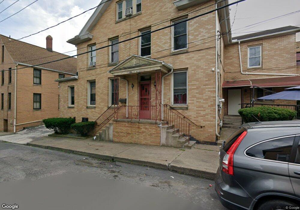 118 W Oak St, Hazleton, PA 18201 - photo 1