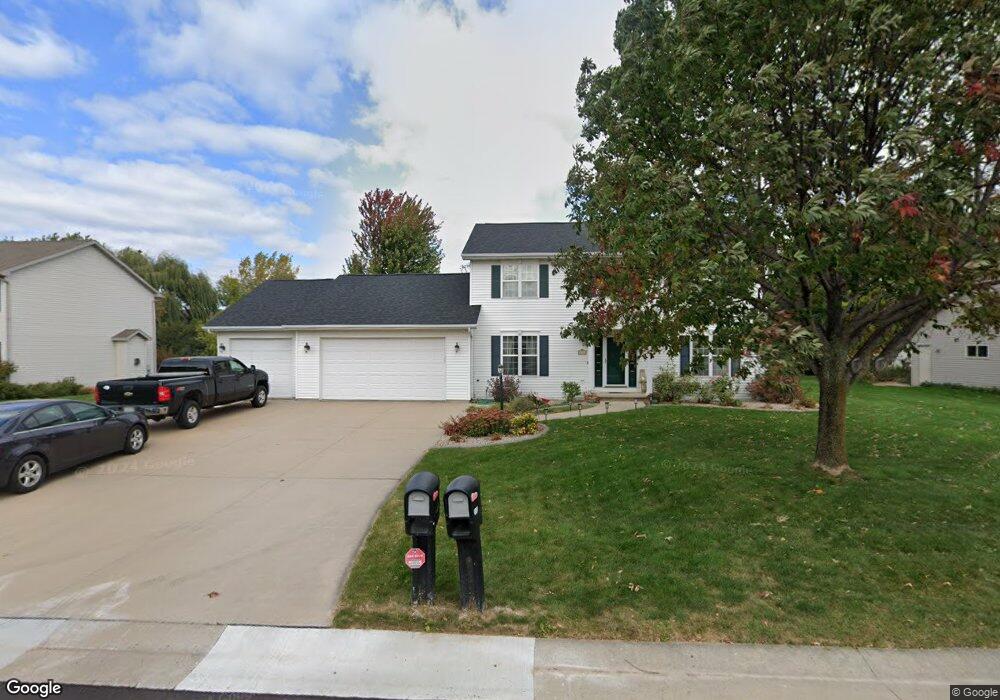 W6052 Dahlia Dr, Appleton, WI 54915 - photo 1