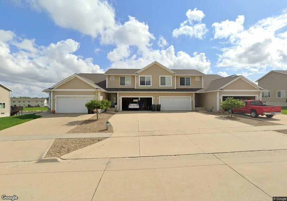 4815 Algonquin Dr unit 1, Cedar Falls, IA 50613 - photo 1