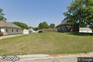 305 305 S 1st St, Russell, MN 56169