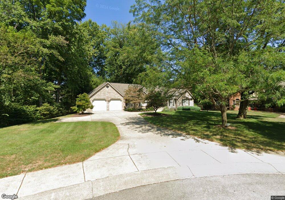 4842 Timber Ridge Dr, Columbus, IN 47201 - photo 1