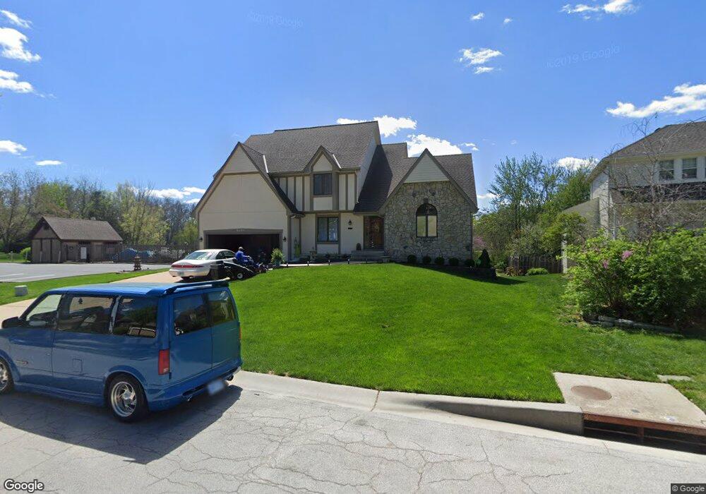 8204 Widmer Rd, Lenexa, KS 66215 - photo 1