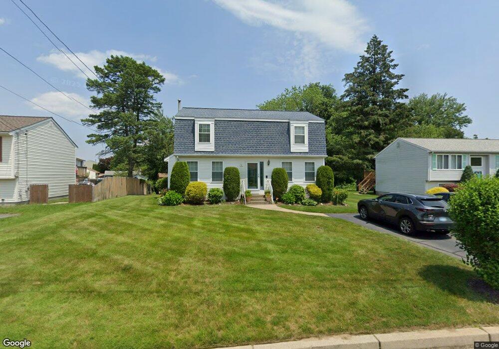 32 Briarcliffe Rd, Cranston, RI 02910 - photo 1