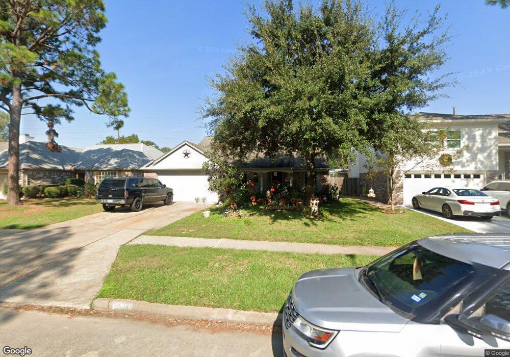 8015 Shangrila Ln, Houston, TX 77095 - photo 1