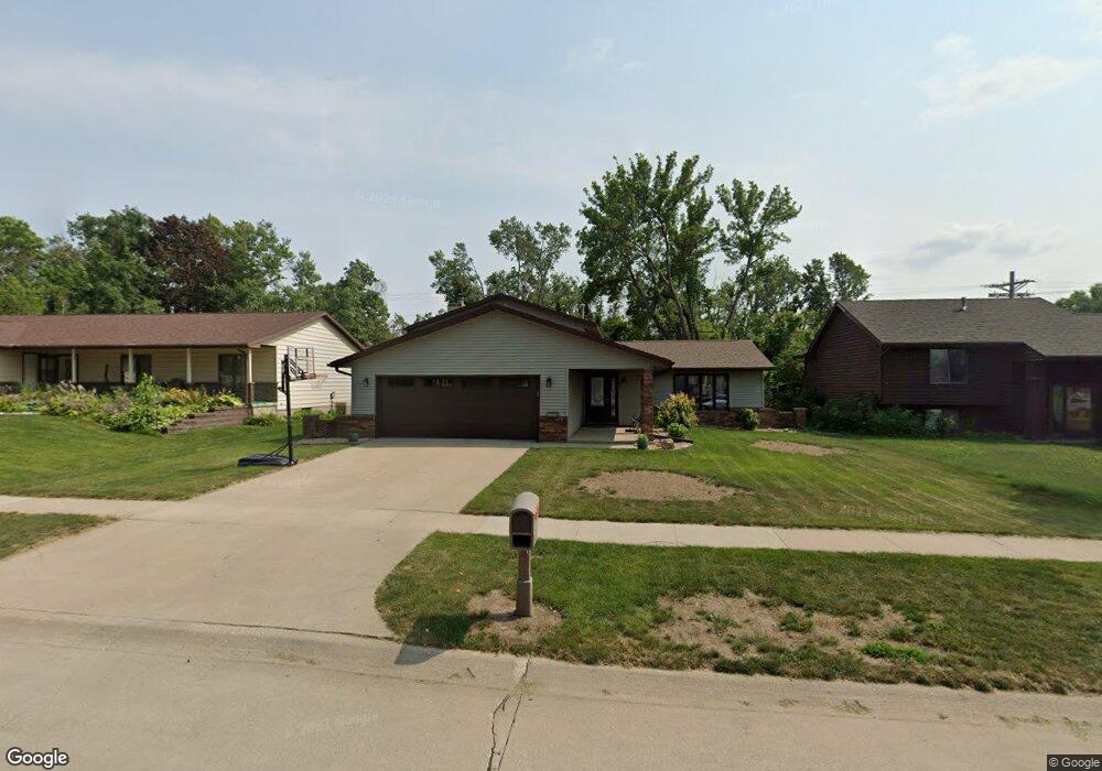 3519 Raven Ln NE, Cedar Rapids, IA 52402 - photo 1