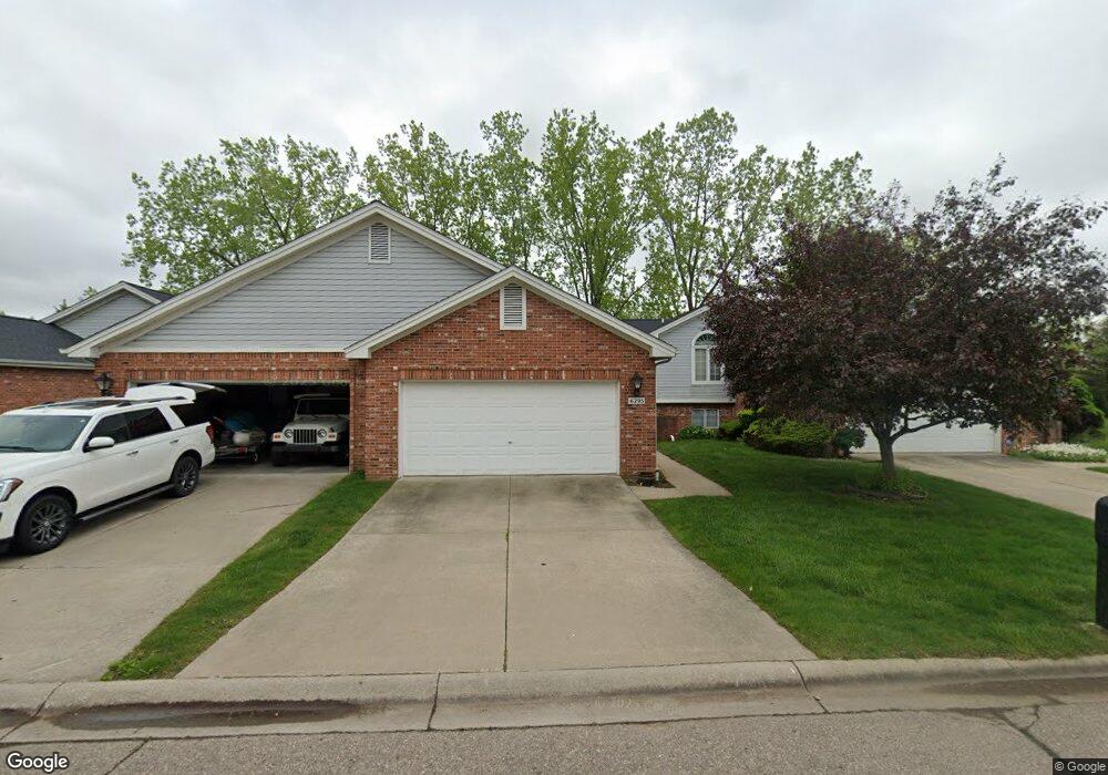 6295 Squire Lake Dr unit 19, Flushing, MI 48433 - photo 1