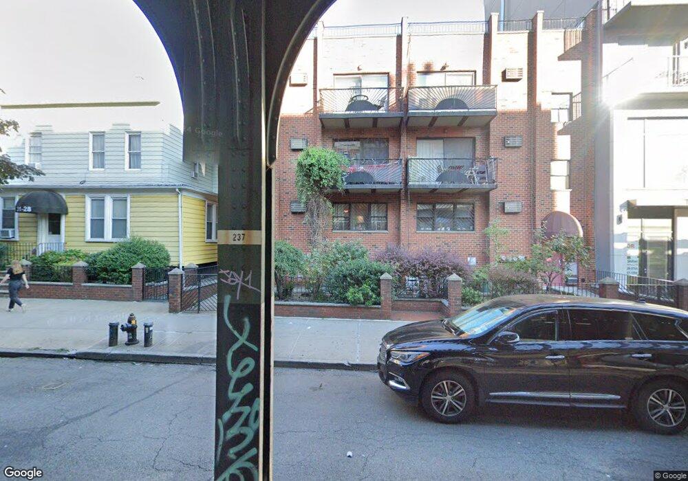 31-24 31 St unit 3rd FL, Astoria, NY 11106 - photo 1