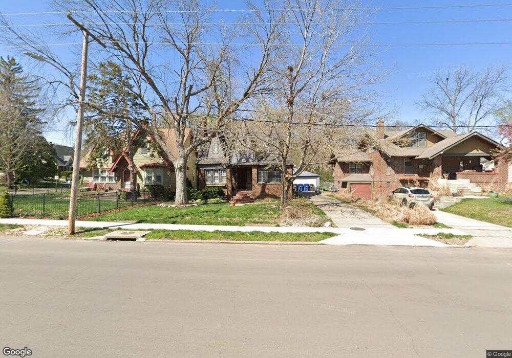 3917 Franklin Ave, Des Moines, IA 50310 - photo 1