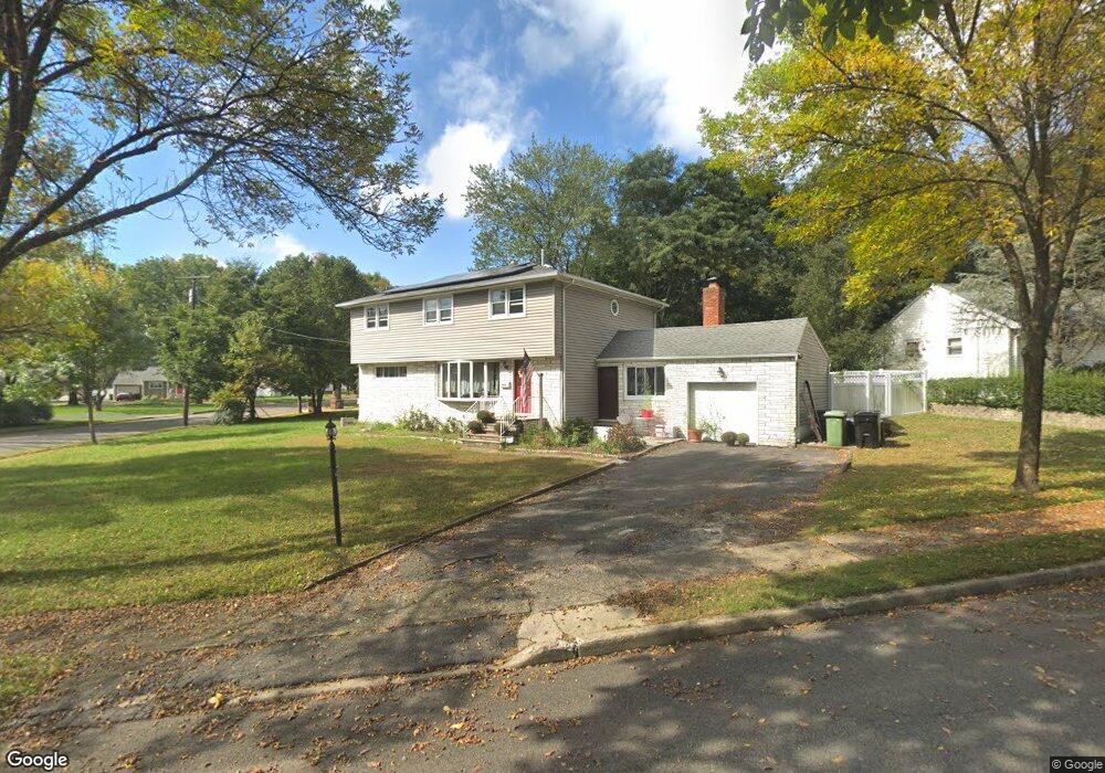 672 Sycamore St, Paramus, NJ 07652 - photo 1