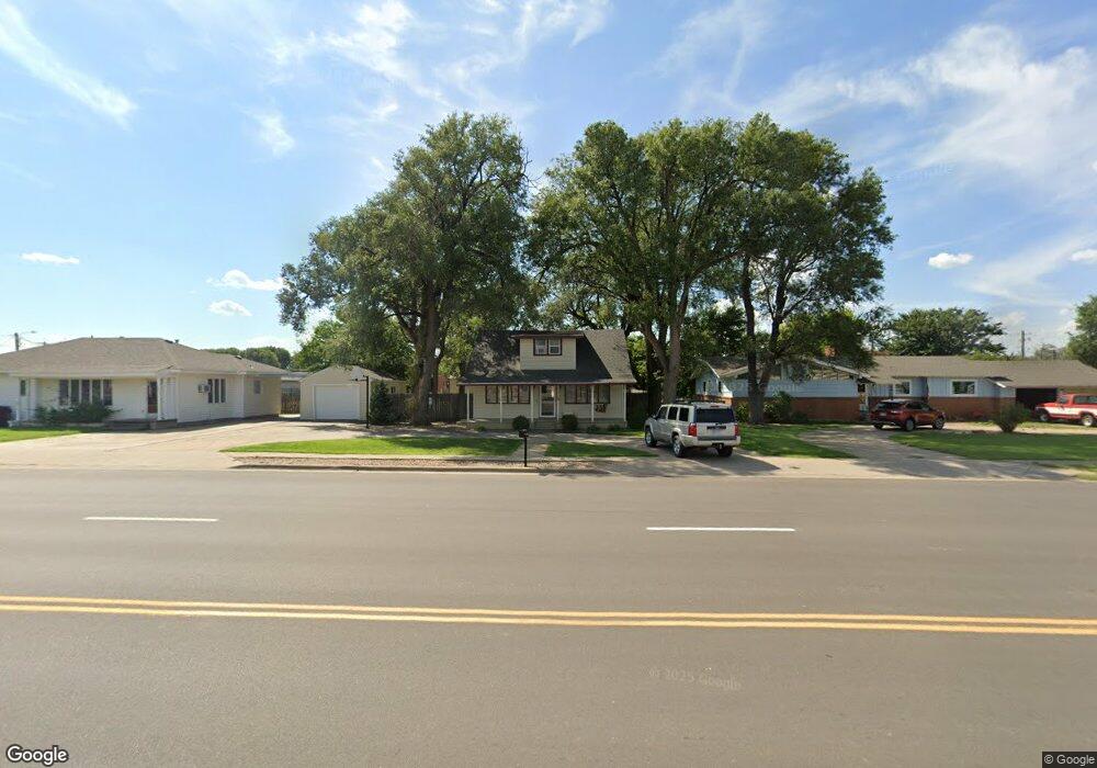 1019 S Main St, Hugoton, KS 67951 - photo 1