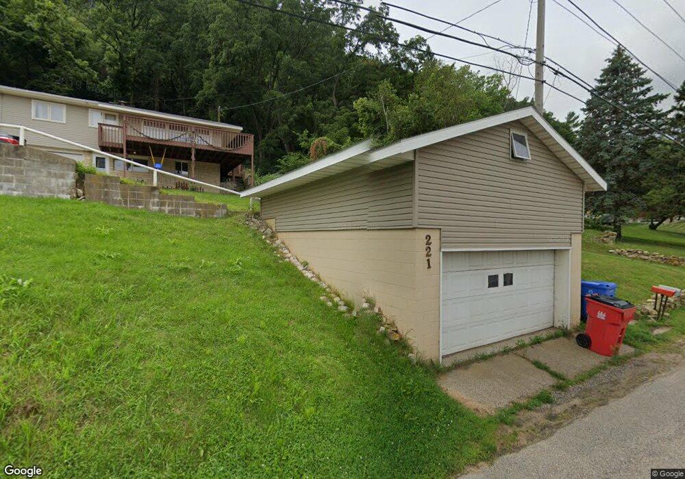 221 E Lake Blvd, Winona, MN 55987 - photo 1