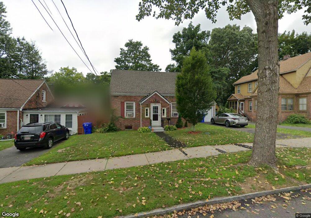 114 Fenwick St unit 1, Springfield, MA 01109 - photo 1